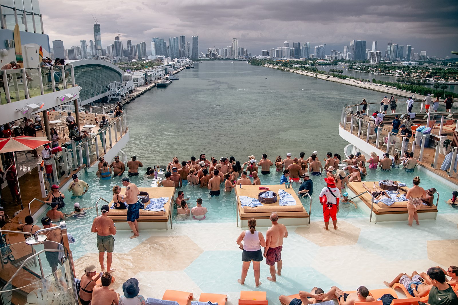 Icon of the Seas: Hideaway vs. AquaDome — Which Neighbourhood Fits You?