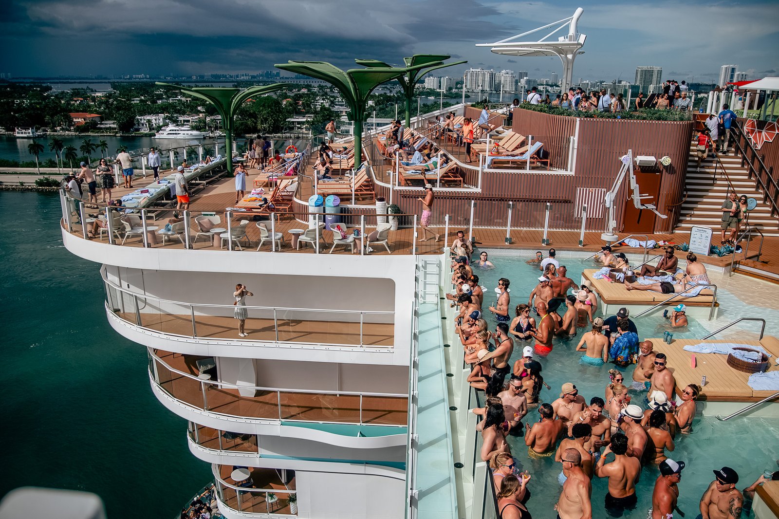 stacked Hideaway aft decks above the pool